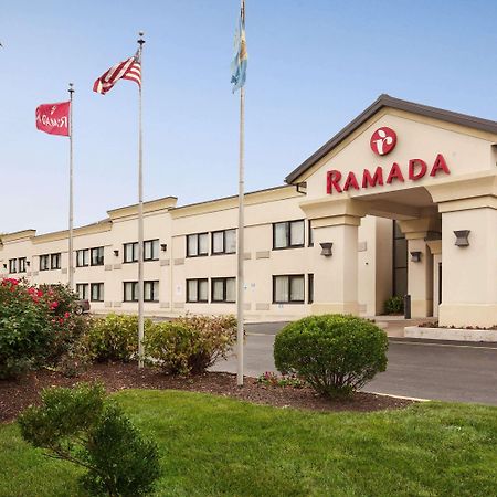 Hotel Ramada By Wyndham Newark/Wilmington Extérieur photo
