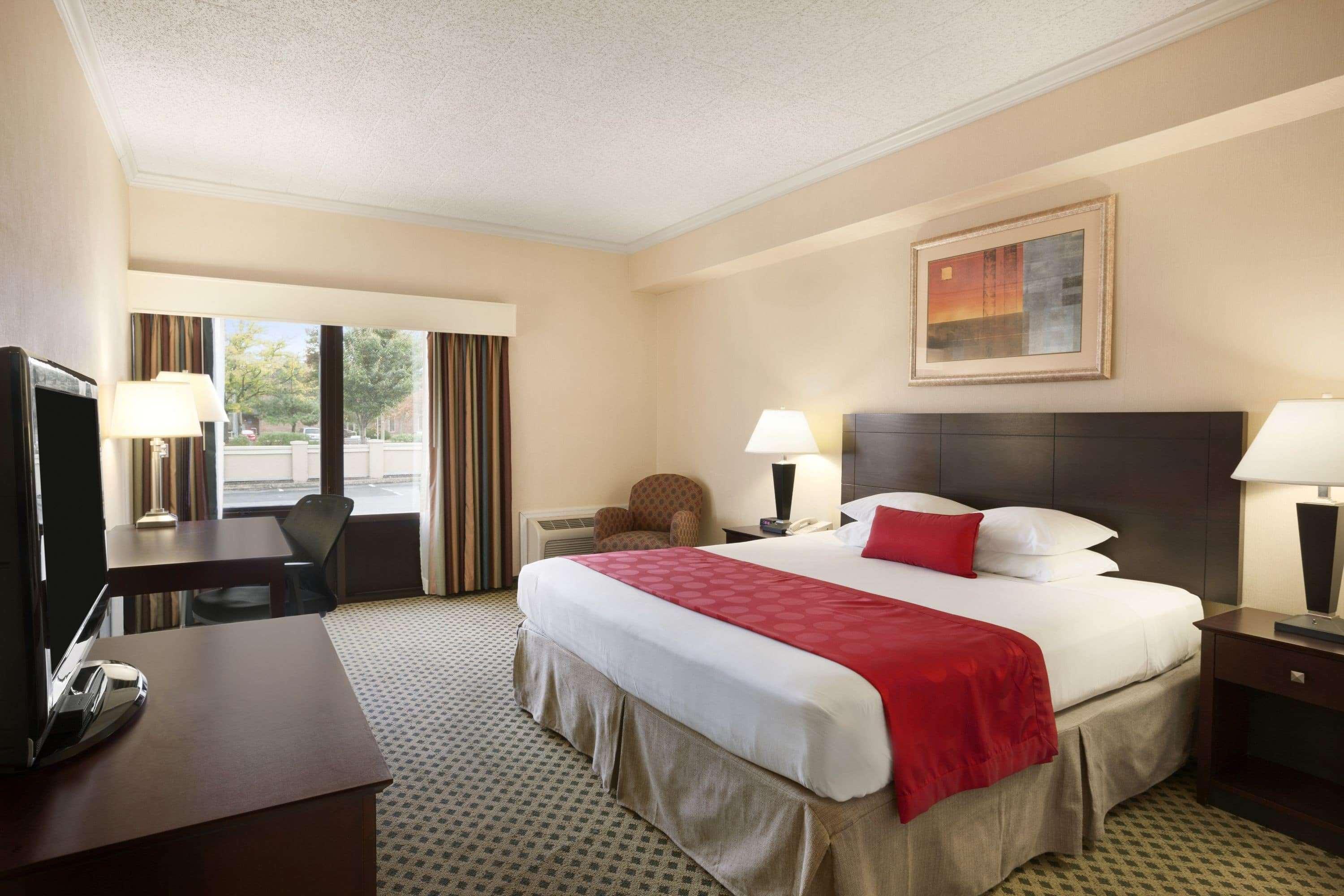 Hotel Ramada By Wyndham Newark/Wilmington Extérieur photo