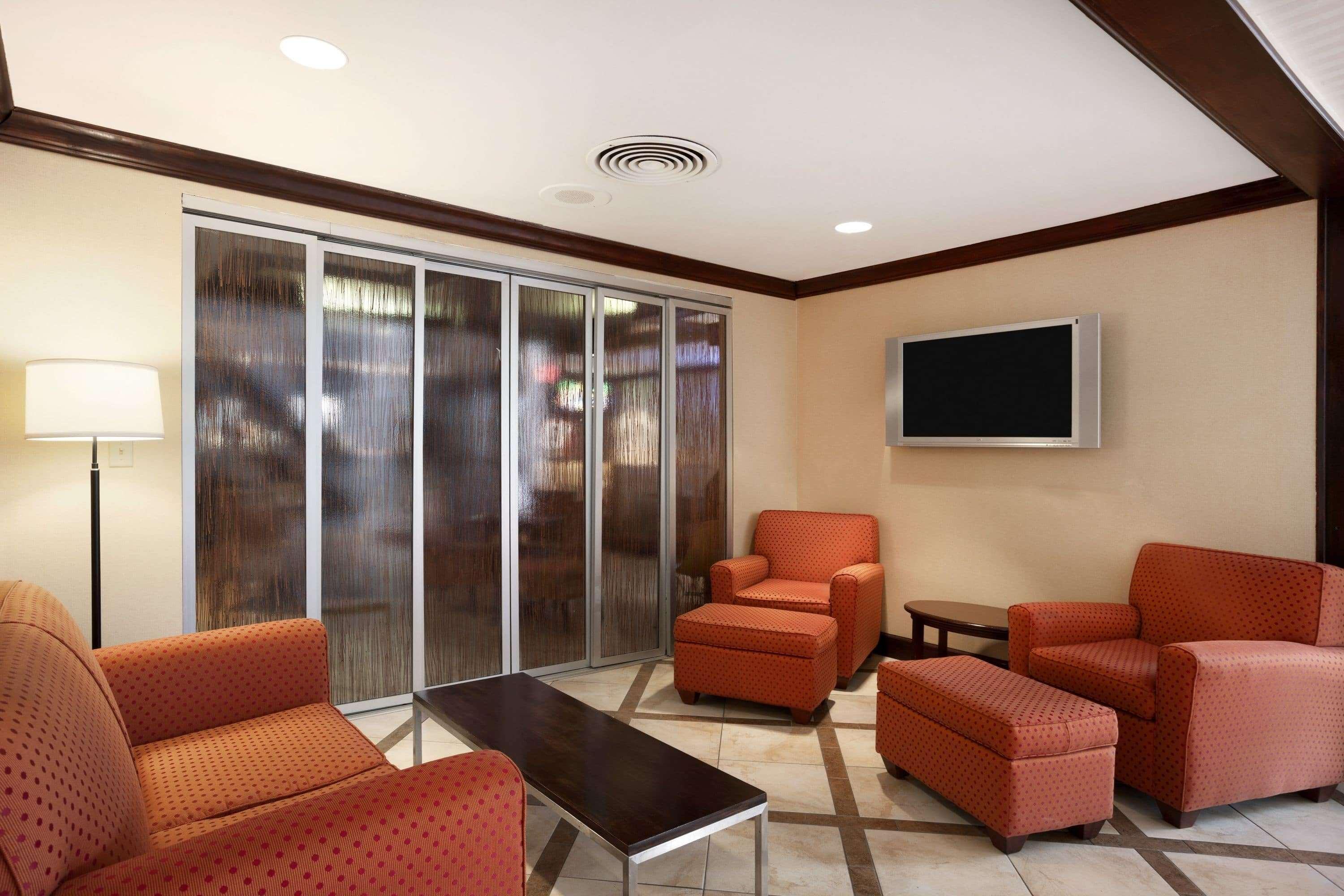 Hotel Ramada By Wyndham Newark/Wilmington Extérieur photo