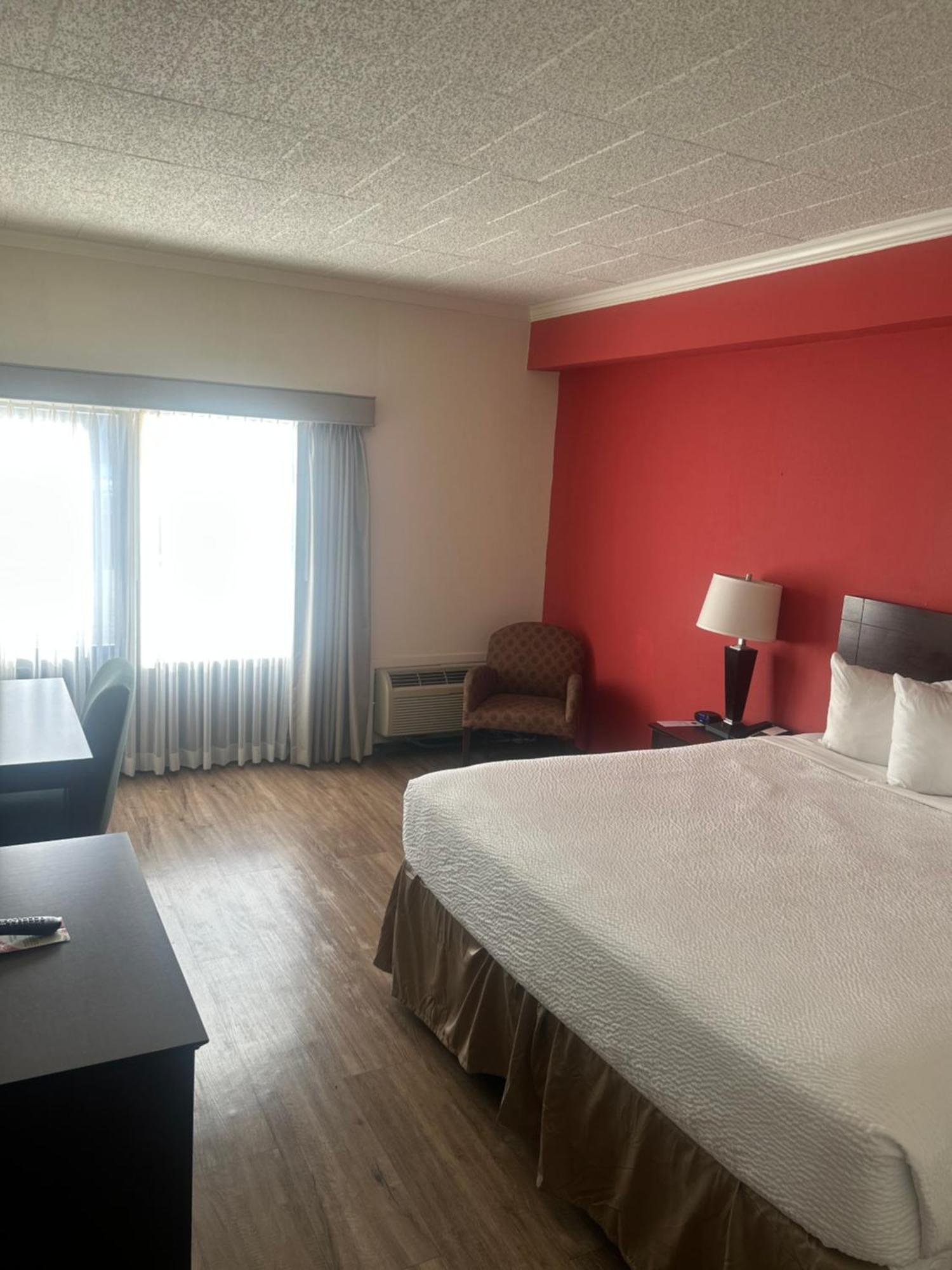 Hotel Ramada By Wyndham Newark/Wilmington Extérieur photo